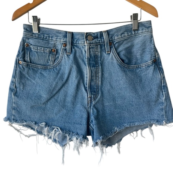 Levis 501 Distressed Jean Shorts 30W - Picture 2 of 11